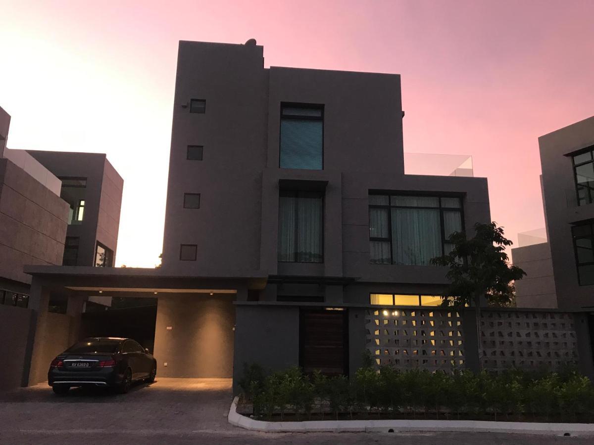 Molly Luxury Private Pool Bungalow茉莉的家豪华私人泳池别墅 Пантай Ченанг Екстериор снимка